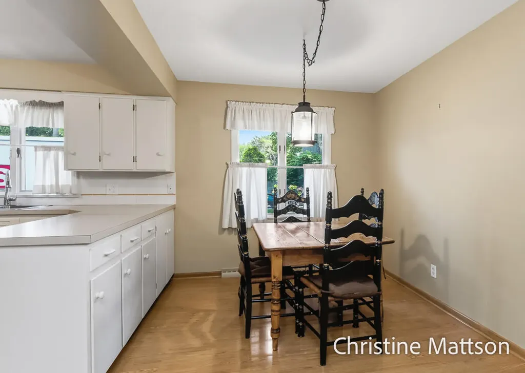 1913 Crestwood Lane Norton Shores City MI 49441
