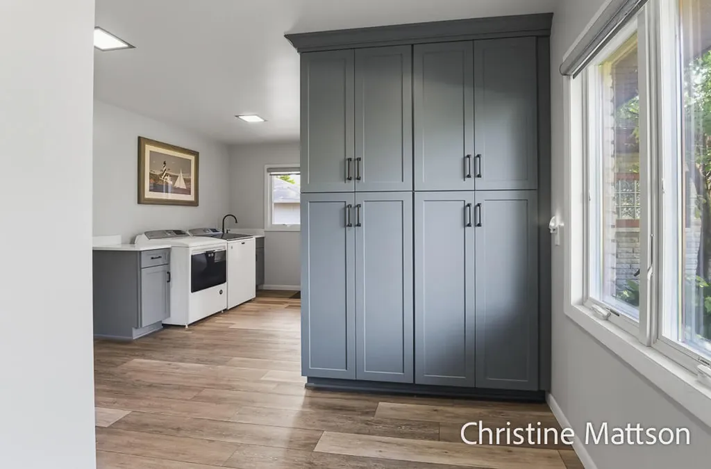 1913 Crestwood Lane Norton Shores City MI 49441