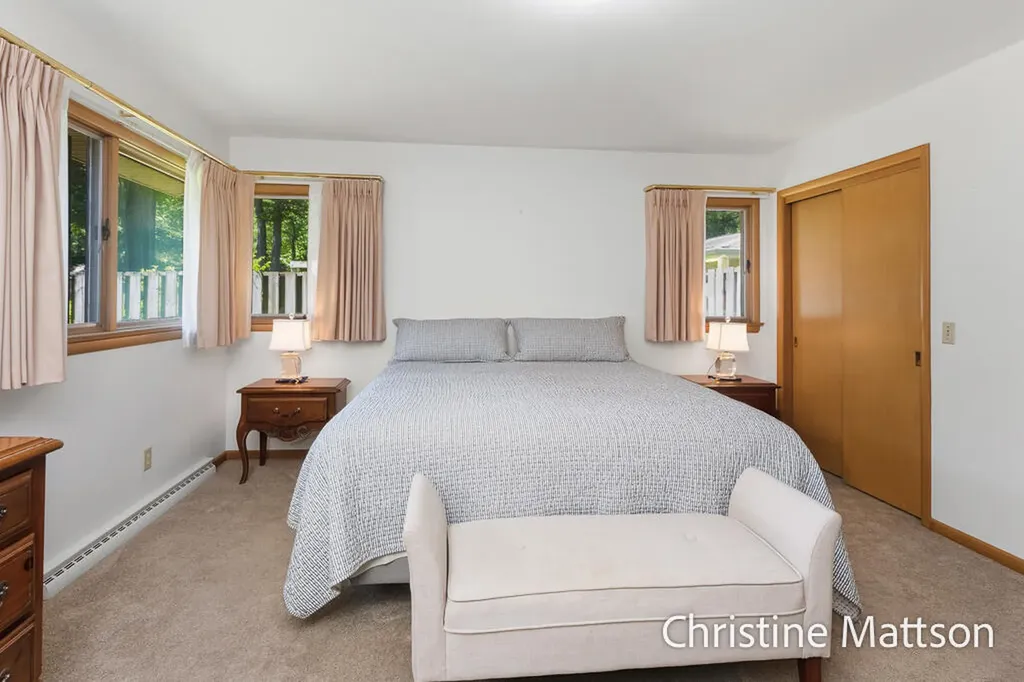 1913 Crestwood Lane Norton Shores City MI 49441