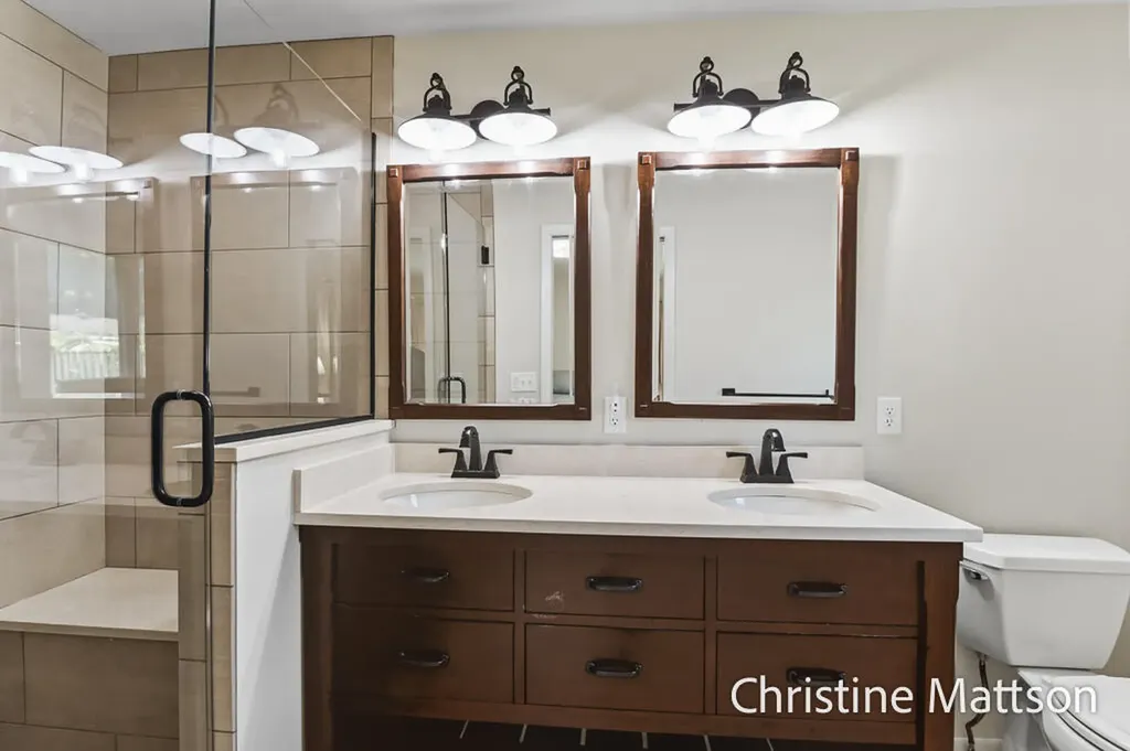 1913 Crestwood Lane Norton Shores City MI 49441