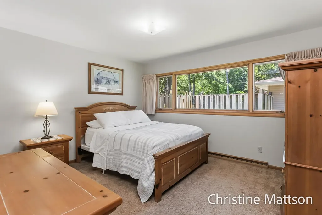 1913 Crestwood Lane Norton Shores City MI 49441