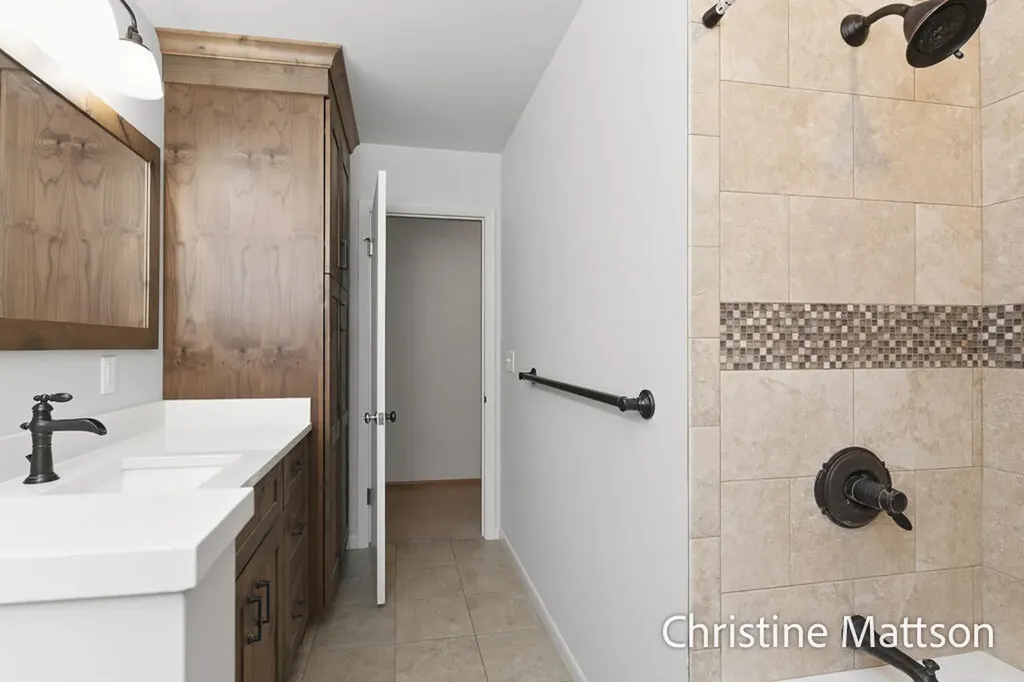 1913 Crestwood Lane Norton Shores City MI 49441