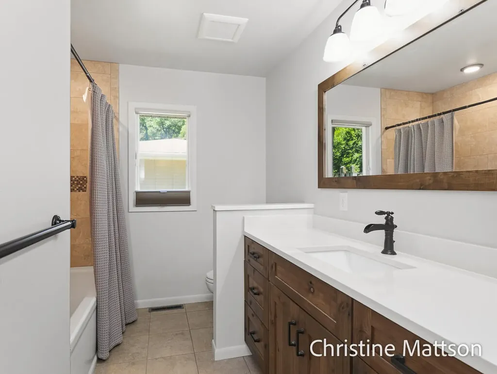 1913 Crestwood Lane Norton Shores City MI 49441