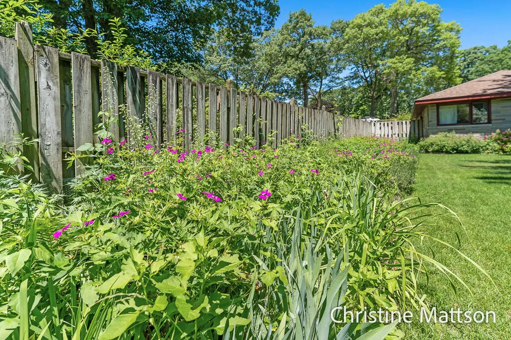 1913 Crestwood Lane Norton Shores City MI 49441