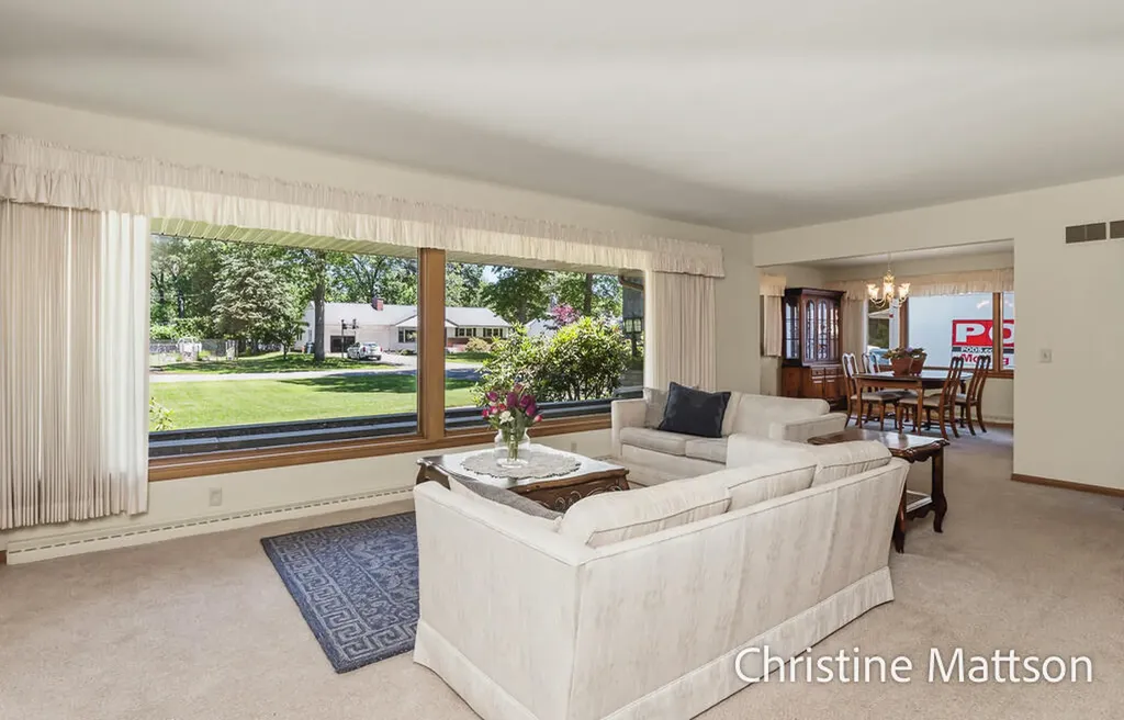 1913 Crestwood Lane Norton Shores City MI 49441