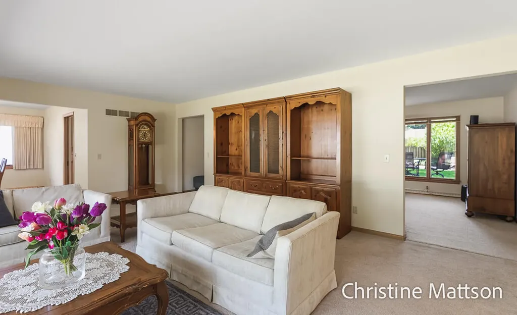 1913 Crestwood Lane Norton Shores City MI 49441