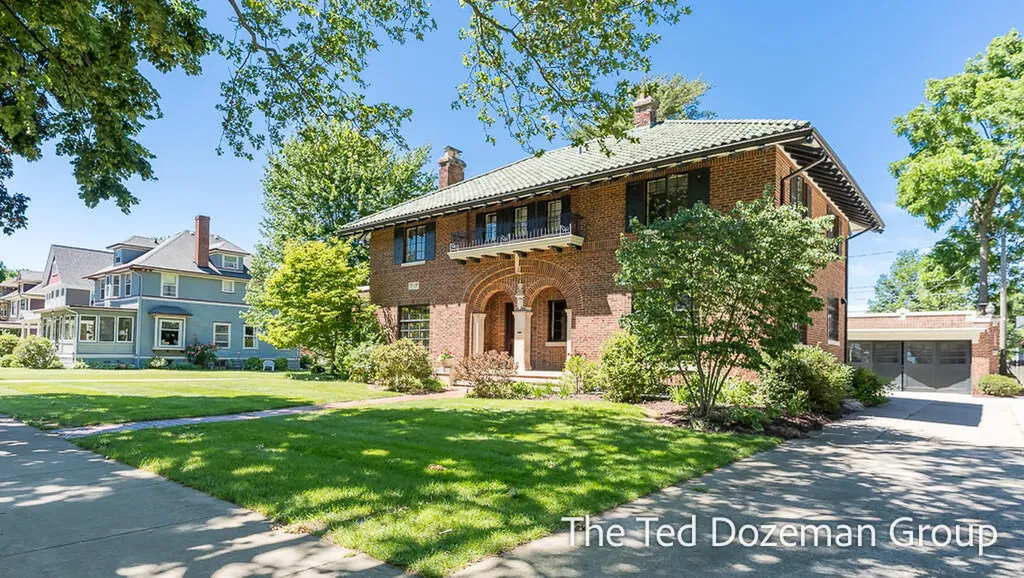 135 W 12th Street Holland City MI 49423