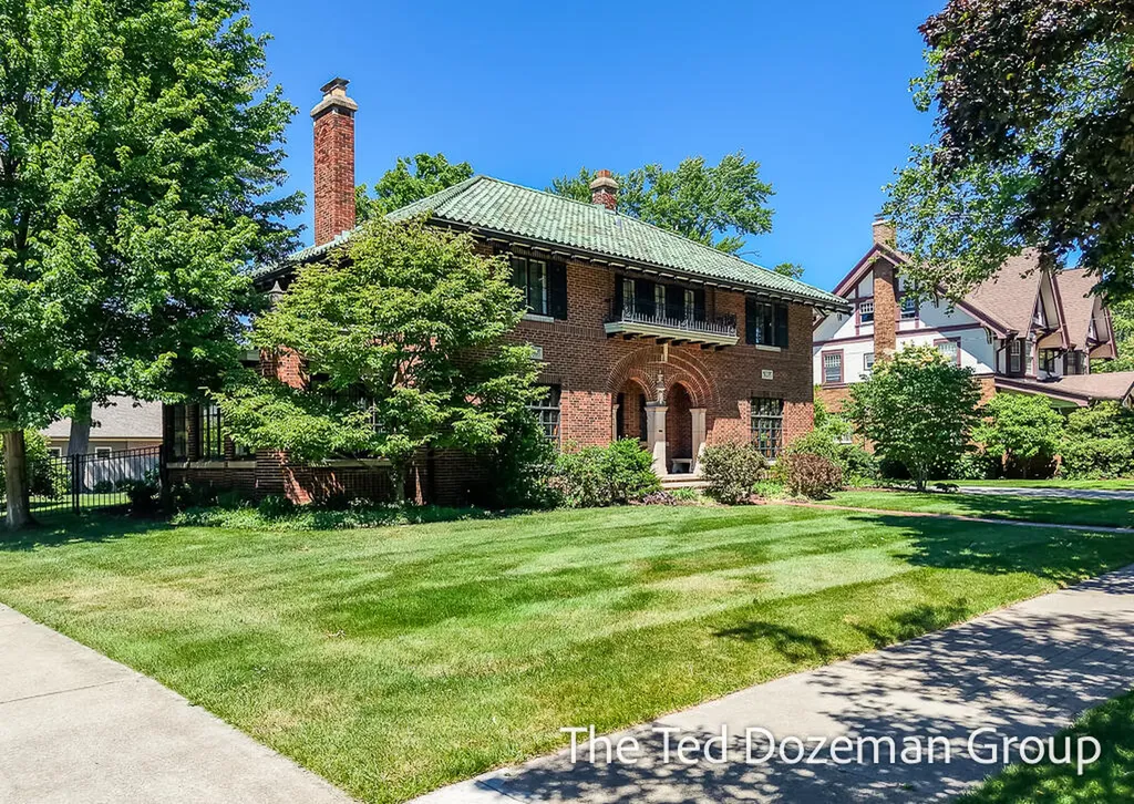 135 W 12th Street Holland City MI 49423