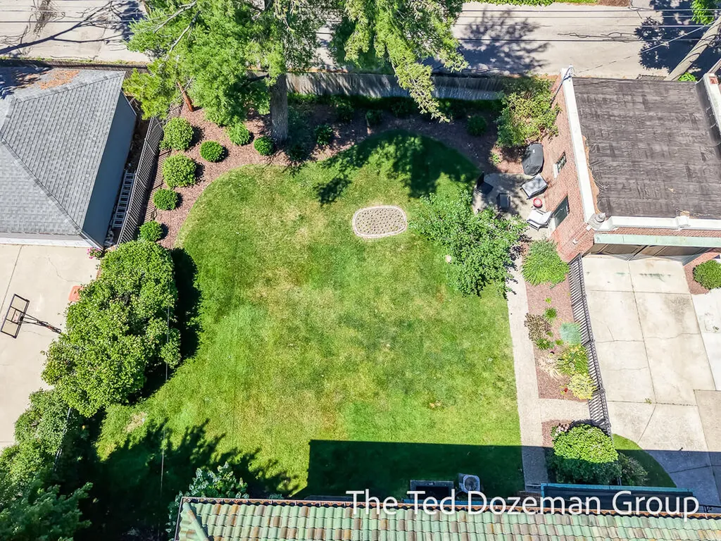 135 W 12th Street Holland City MI 49423