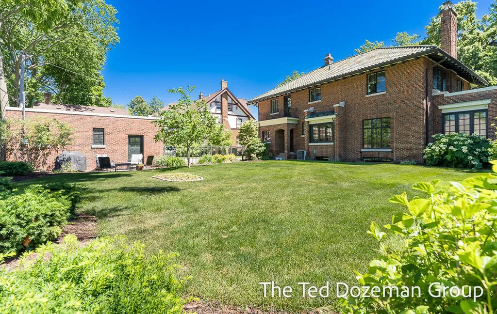 135 W 12th Street Holland City MI 49423