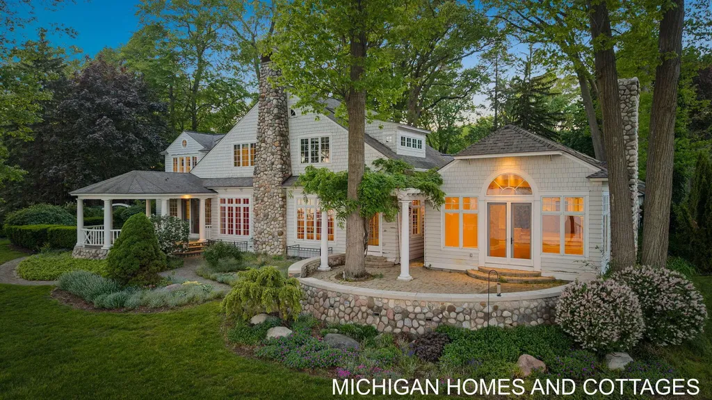 714 N Shore Drive Park Township MI 49424