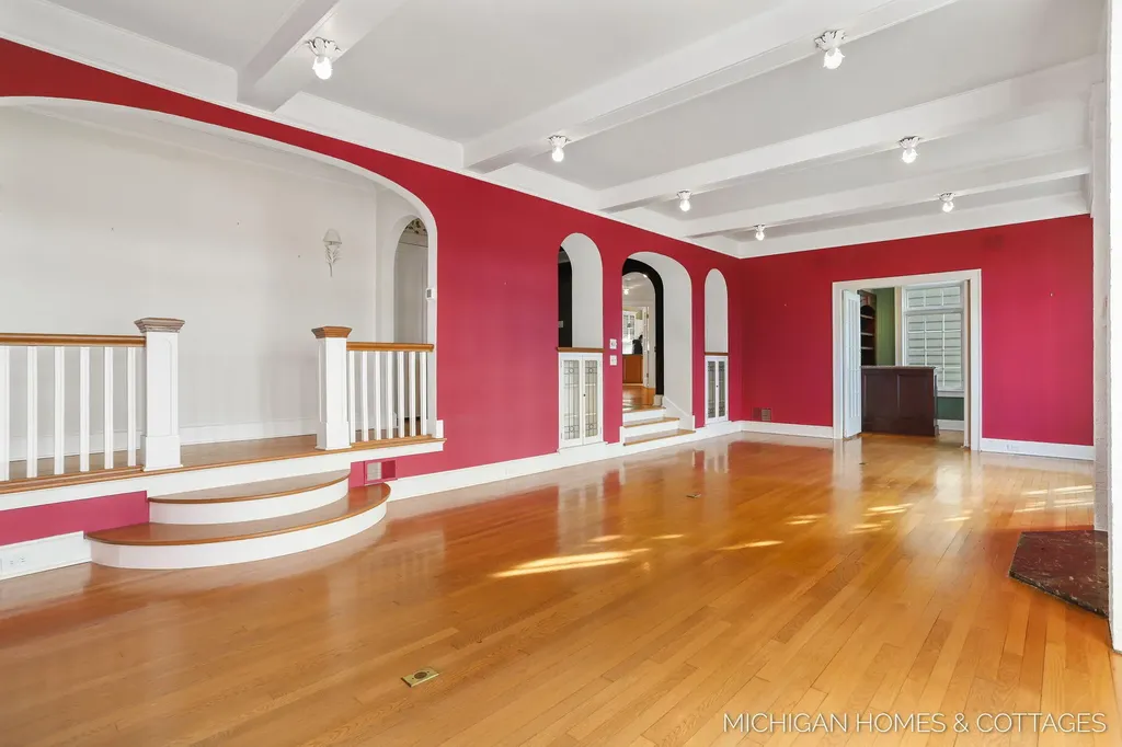 714 N Shore Drive Park Township MI 49424