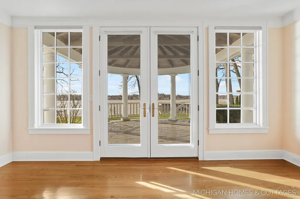 714 N Shore Drive Park Township MI 49424