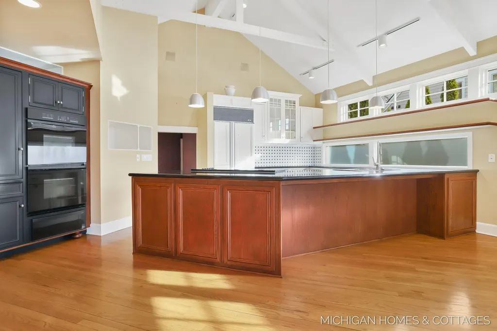 714 N Shore Drive Park Township MI 49424