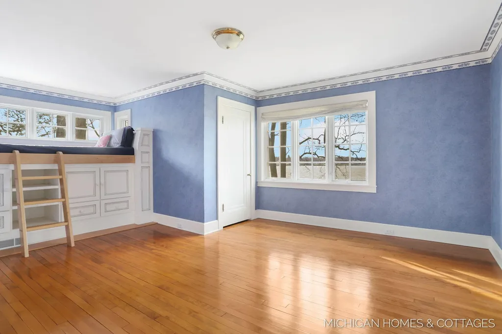 714 N Shore Drive Park Township MI 49424
