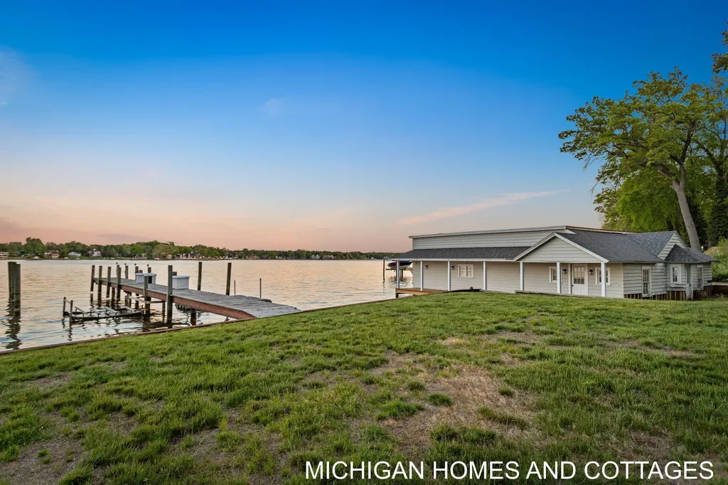 714 N Shore Drive Park Township MI 49424