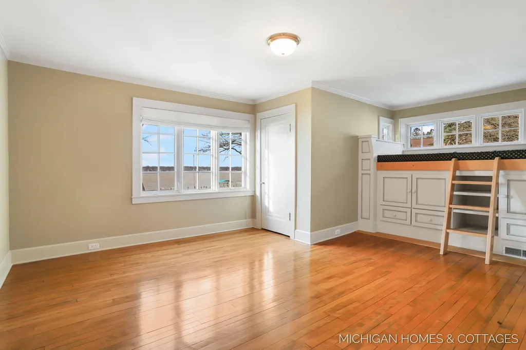 714 N Shore Drive Park Township MI 49424