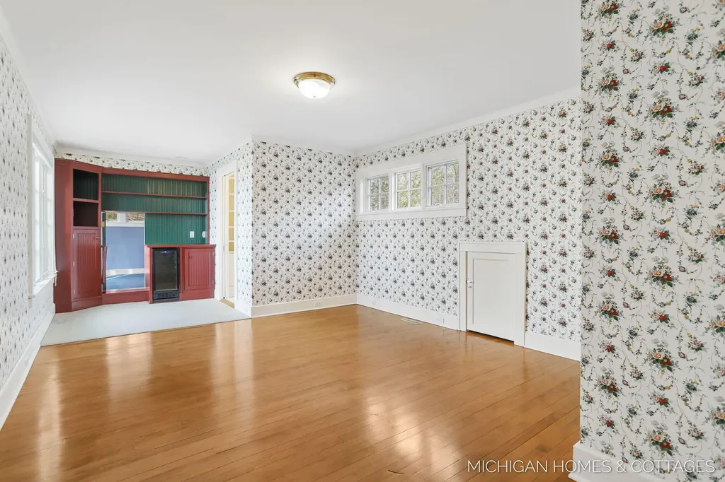 714 N Shore Drive Park Township MI 49424