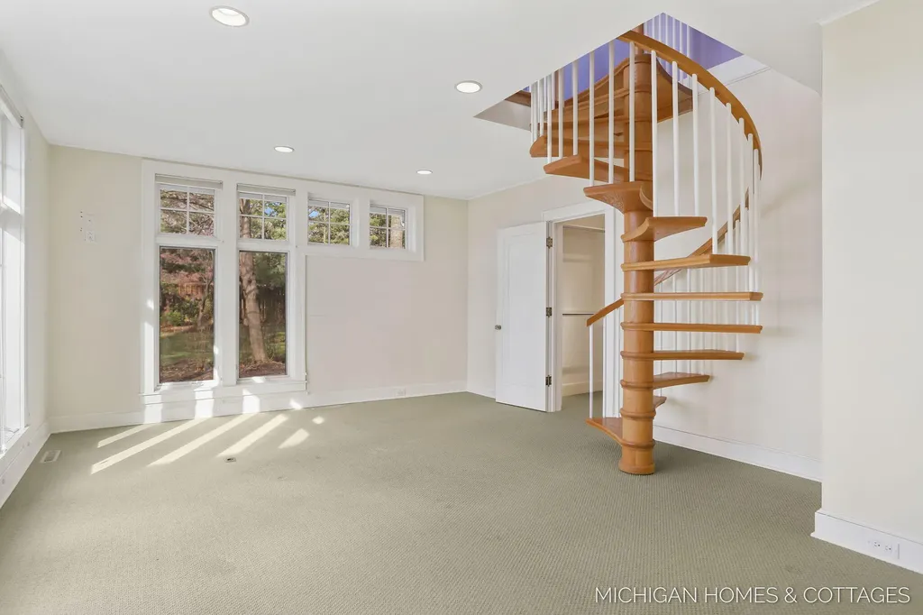 714 N Shore Drive Park Township MI 49424