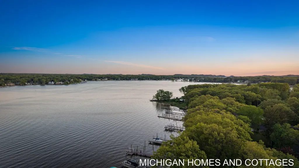 714 N Shore Drive Park Township MI 49424