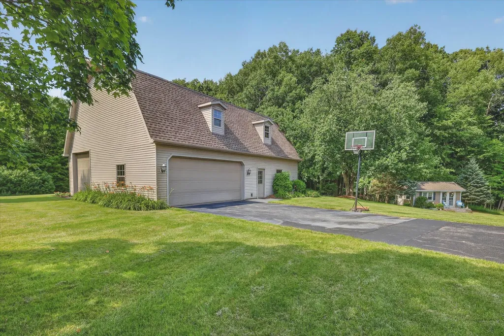 9425 Ravine Ridge Drive SE Caledonia Township MI 49316