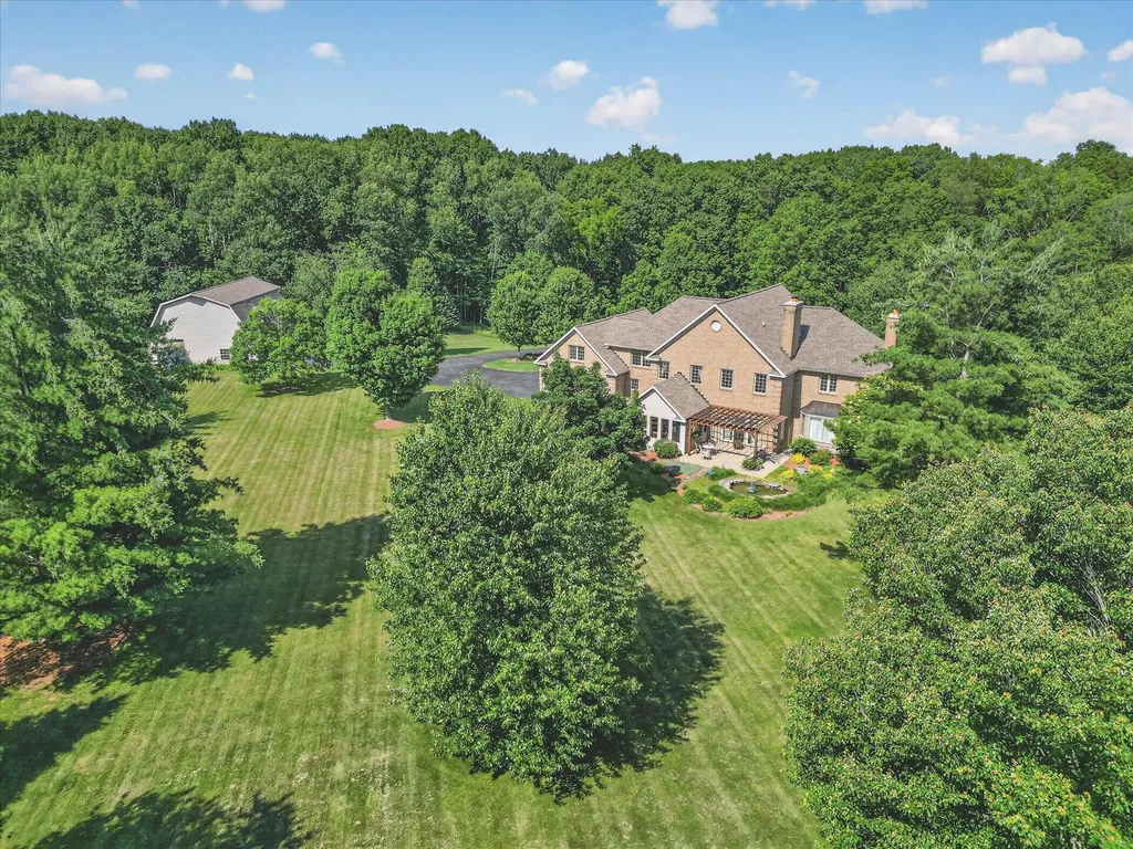 9425 Ravine Ridge Drive SE Caledonia Township MI 49316