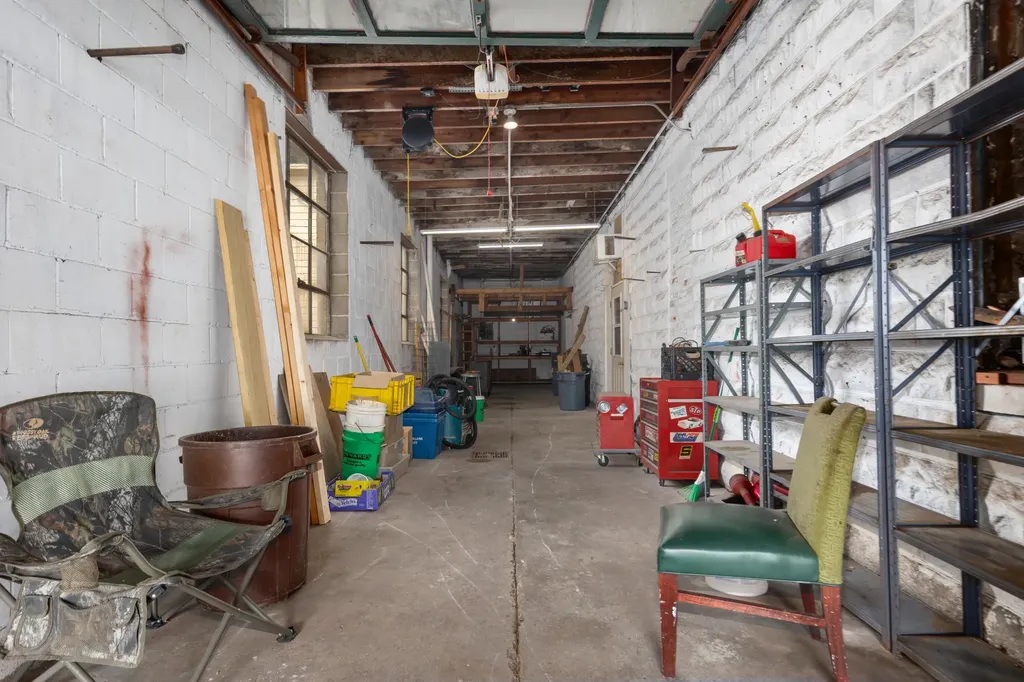 251 W 11th Street Holland City MI 49423