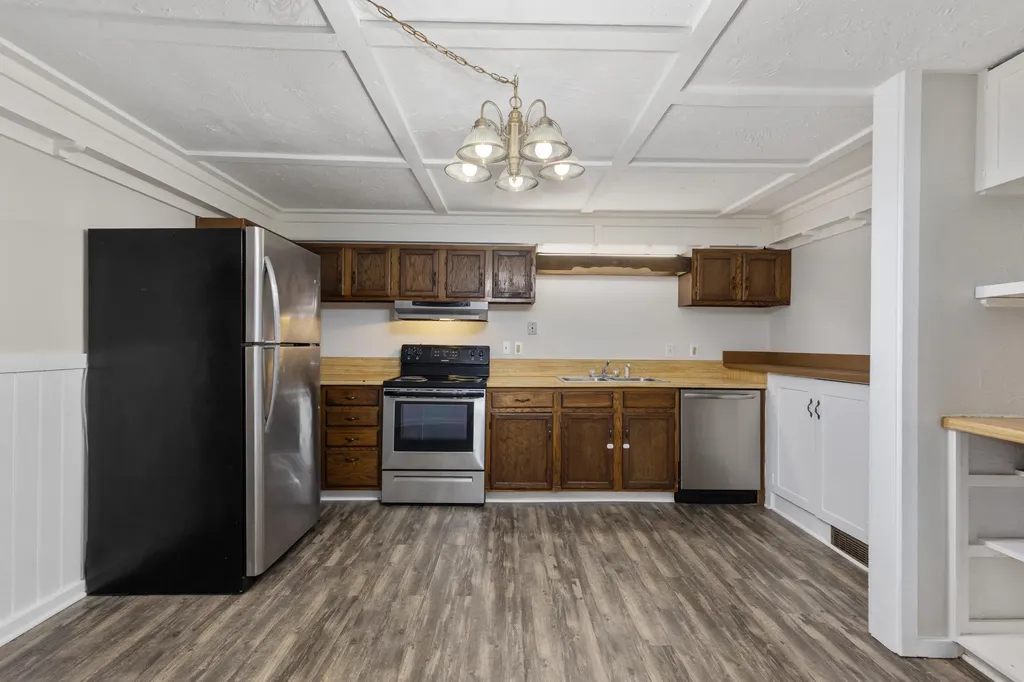 251 W 11th Street Holland City MI 49423