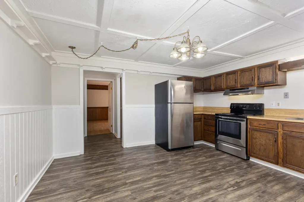 251 W 11th Street Holland City MI 49423