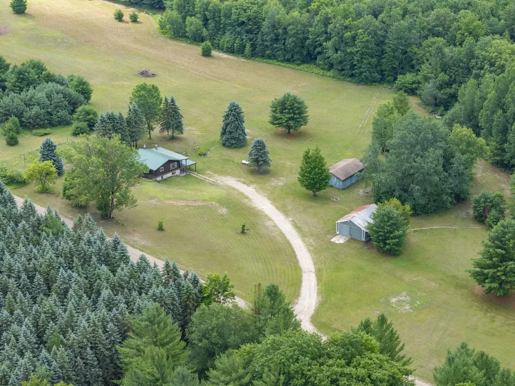 9191 W 34 Road Slagle Township MI 49638
