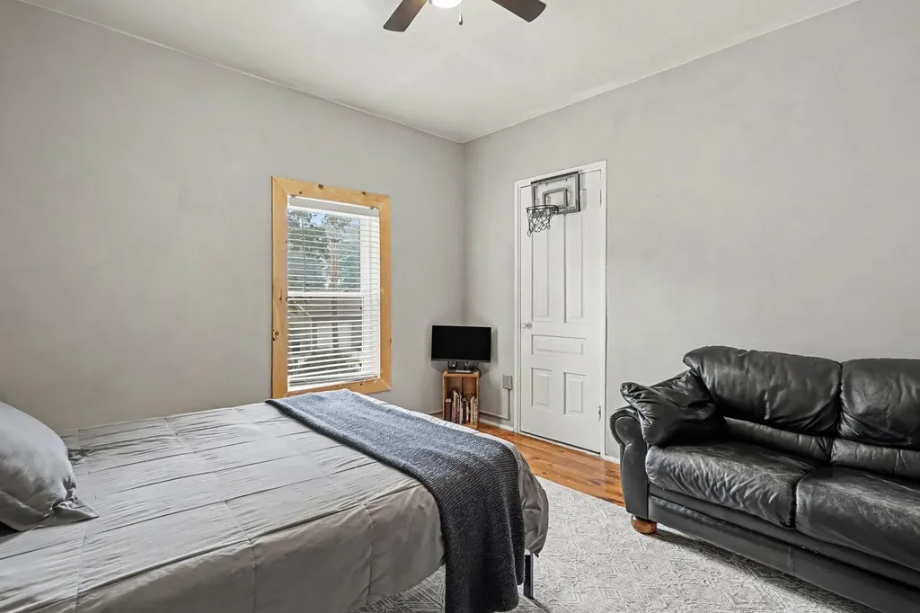 312 E 16th Street Holland City MI 49423