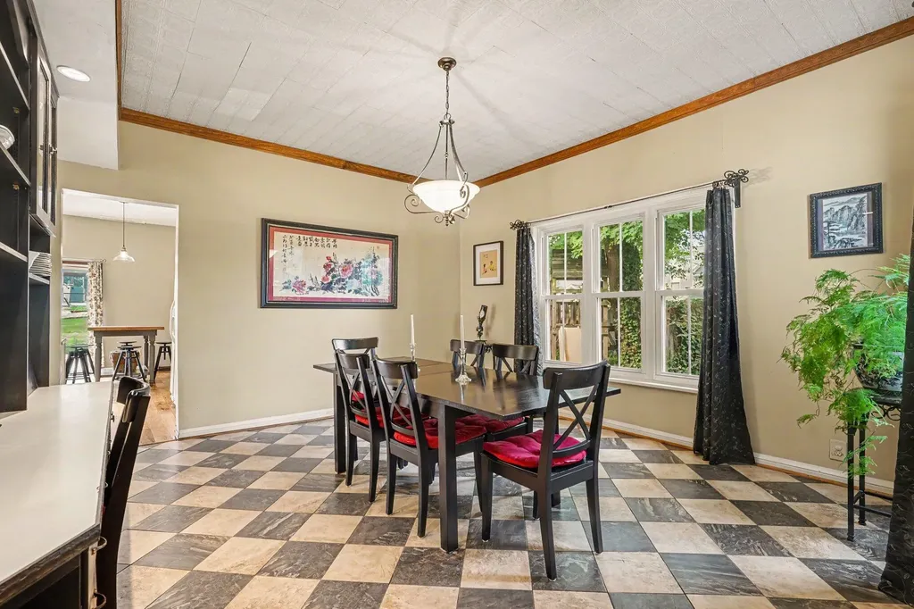 312 E 16th Street Holland City MI 49423
