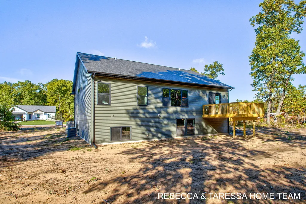 324 Hazelwood Court Muskegon Charter Township MI 49442