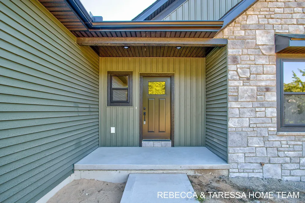 324 Hazelwood Court Muskegon Charter Township MI 49442