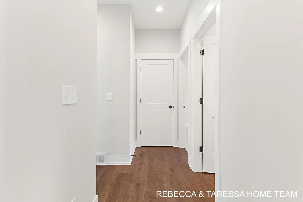 324 Hazelwood Court Muskegon Charter Township MI 49442