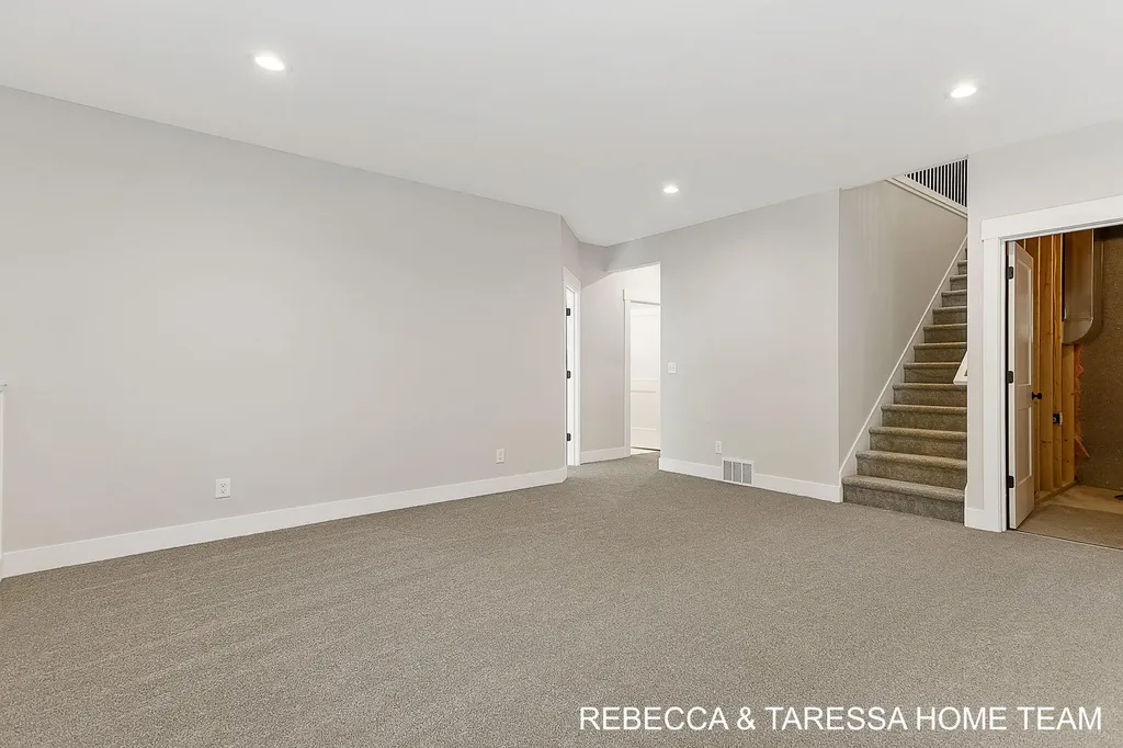 324 Hazelwood Court Muskegon Charter Township MI 49442