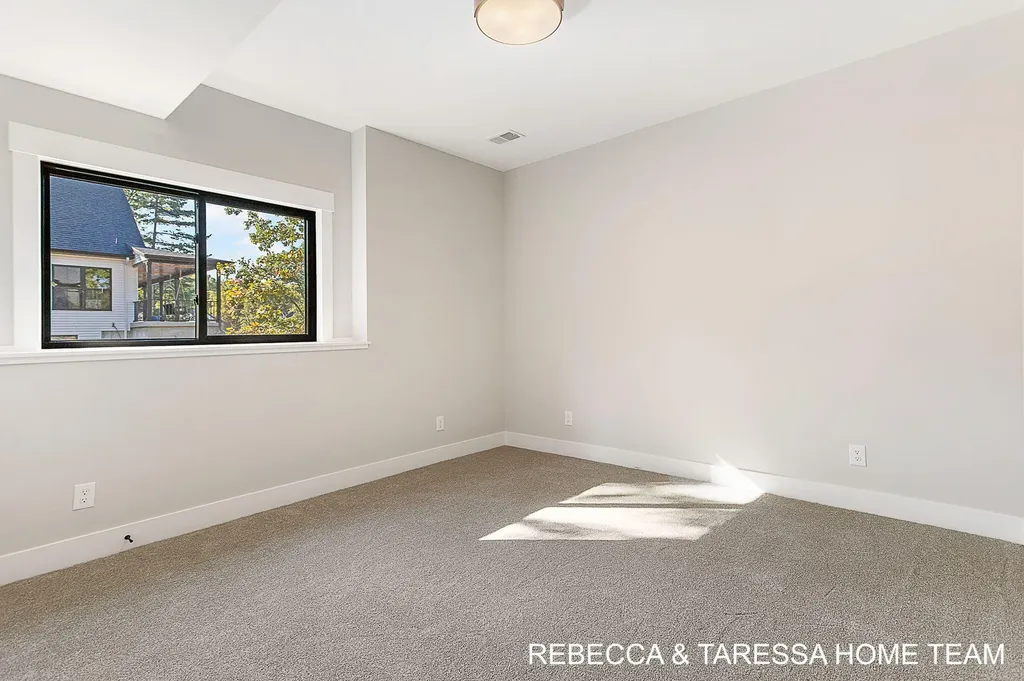 324 Hazelwood Court Muskegon Charter Township MI 49442