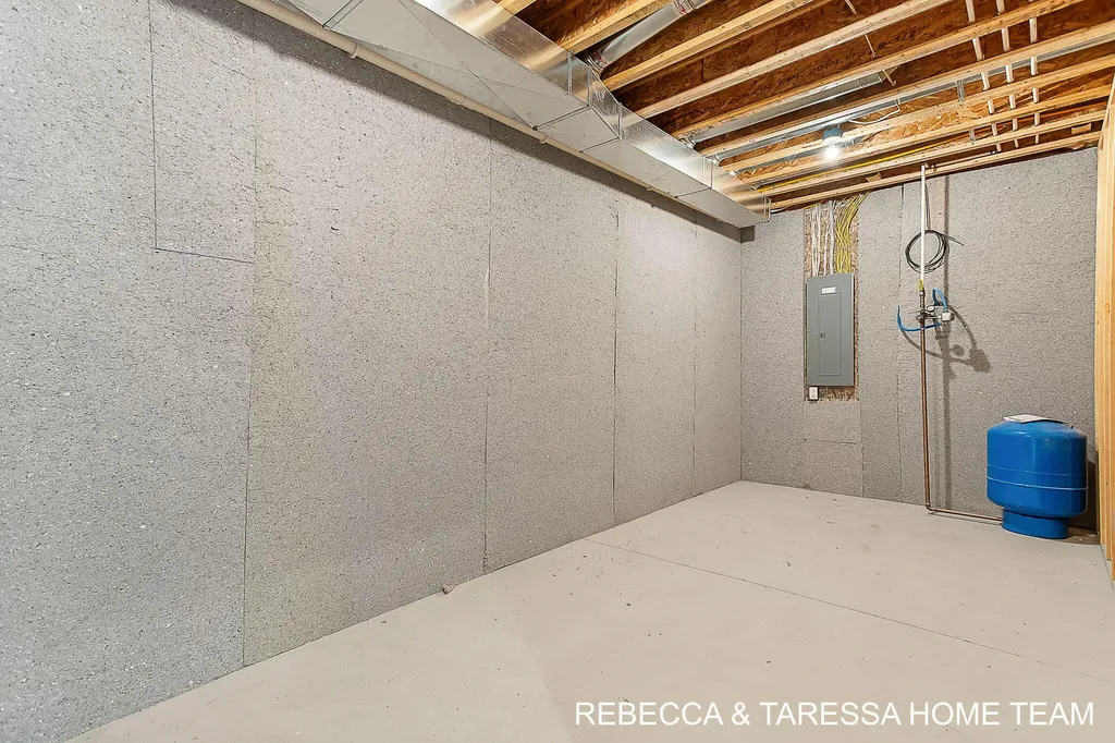 324 Hazelwood Court Muskegon Charter Township MI 49442