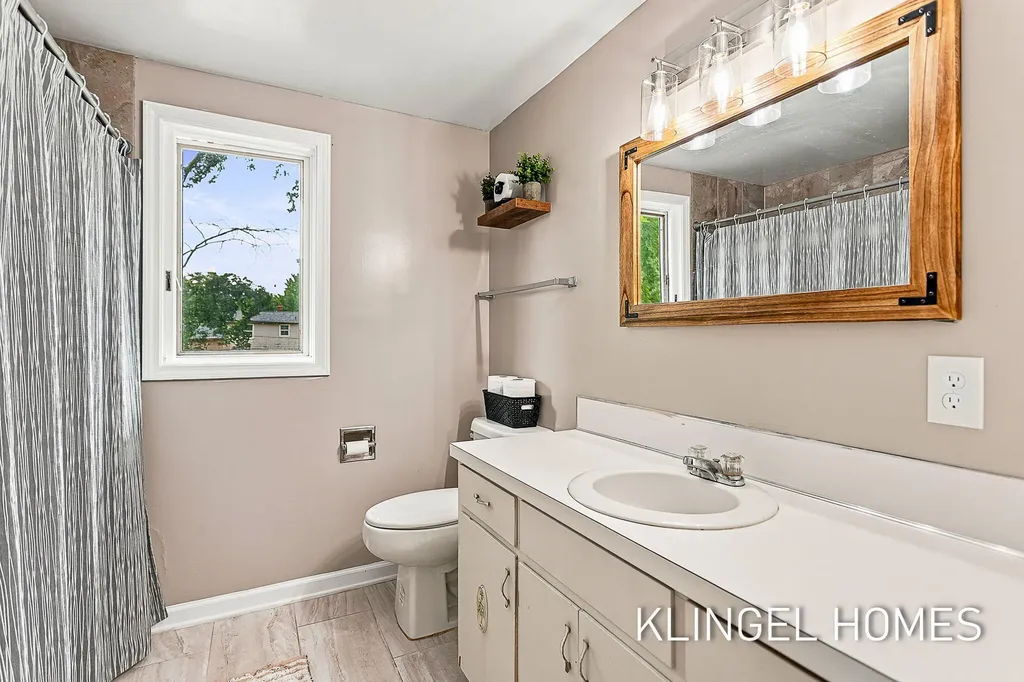 1144 Oakes Avenue Grand Haven City MI 49417