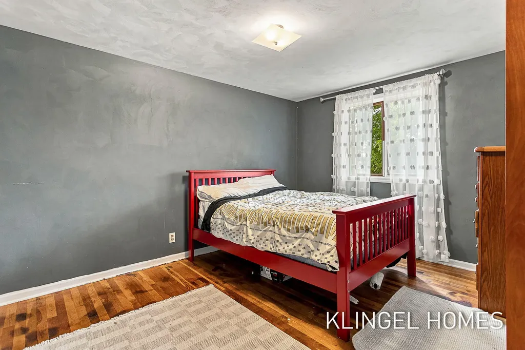 1144 Oakes Avenue Grand Haven City MI 49417