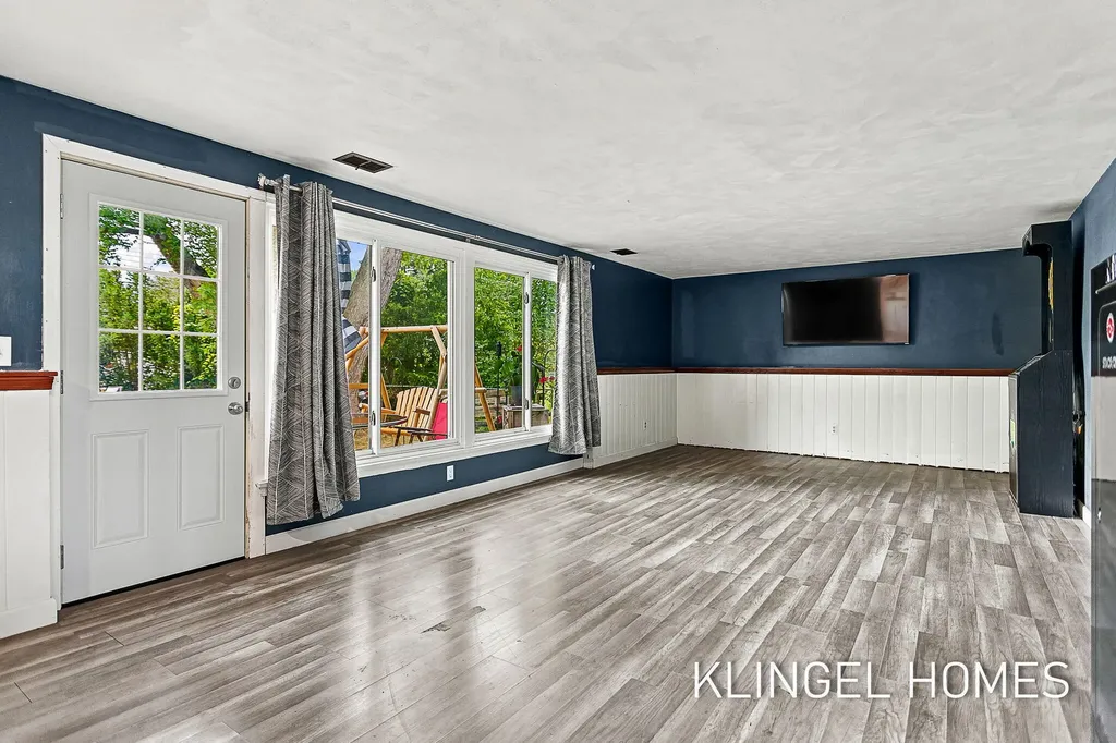 1144 Oakes Avenue Grand Haven City MI 49417