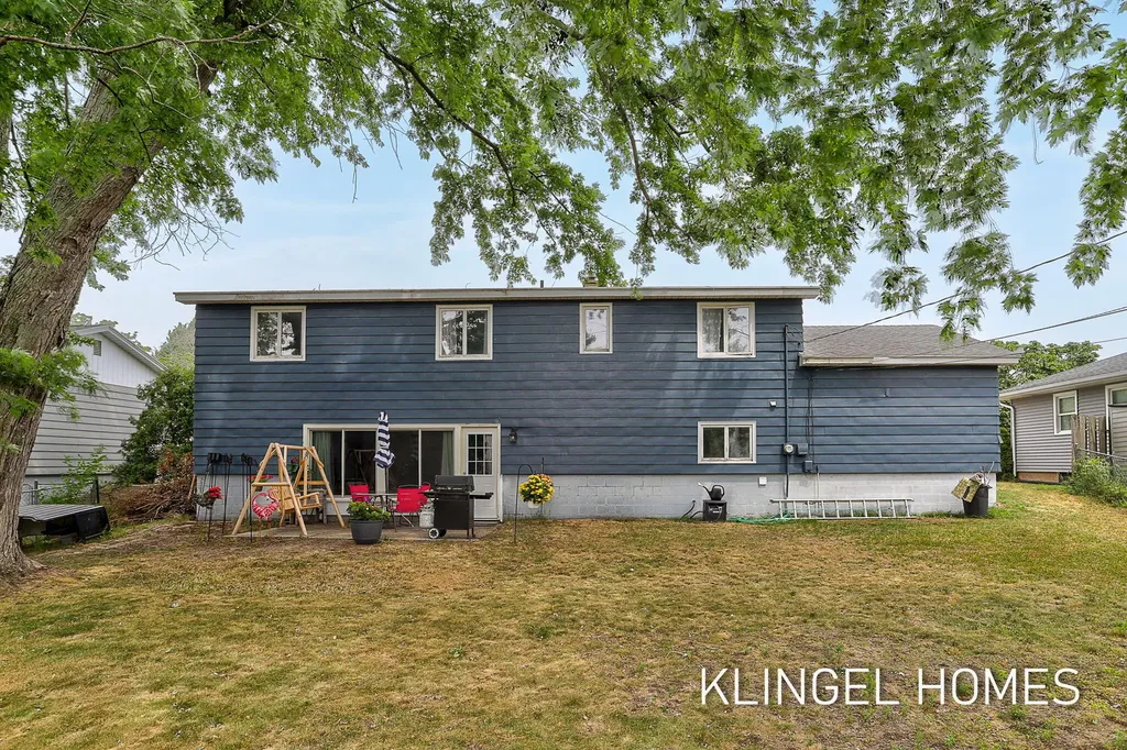 1144 Oakes Avenue Grand Haven City MI 49417