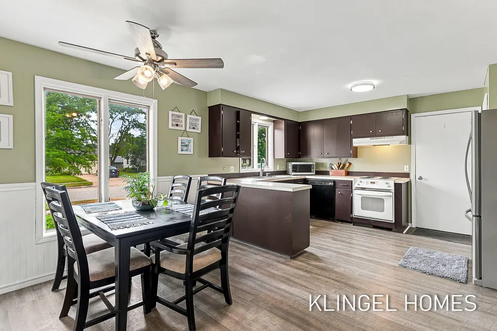 1144 Oakes Avenue Grand Haven City MI 49417