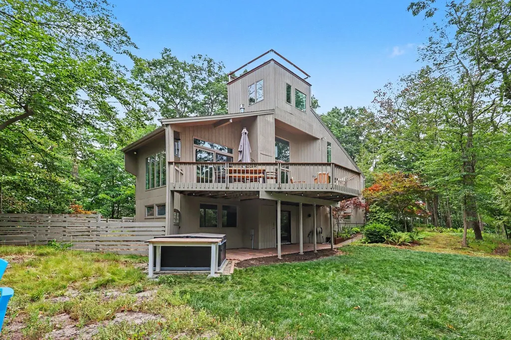 17950 Holcomb Road Grand Haven Charter Township MI 49417