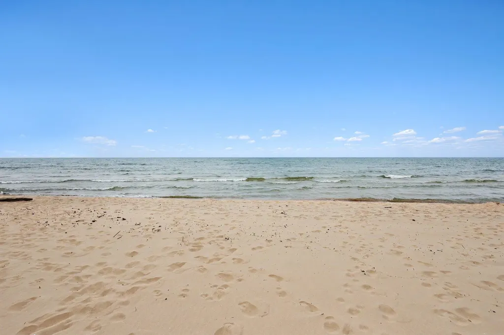 17950 Holcomb Road Grand Haven Charter Township MI 49417