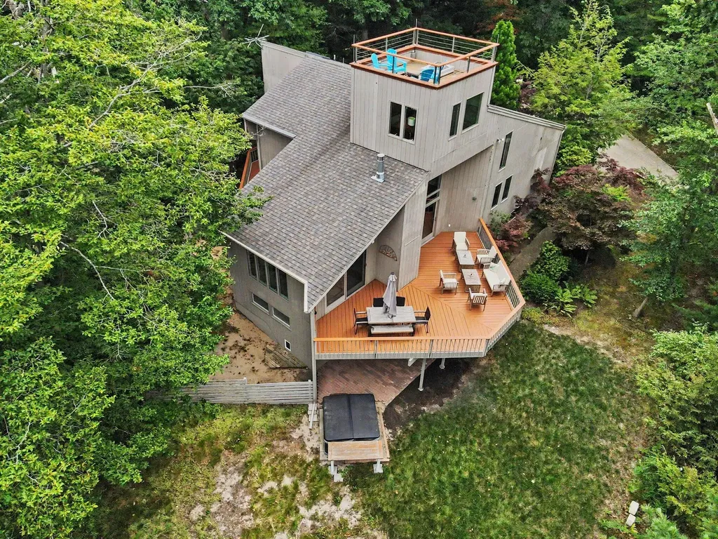 17950 Holcomb Road Grand Haven Charter Township MI 49417