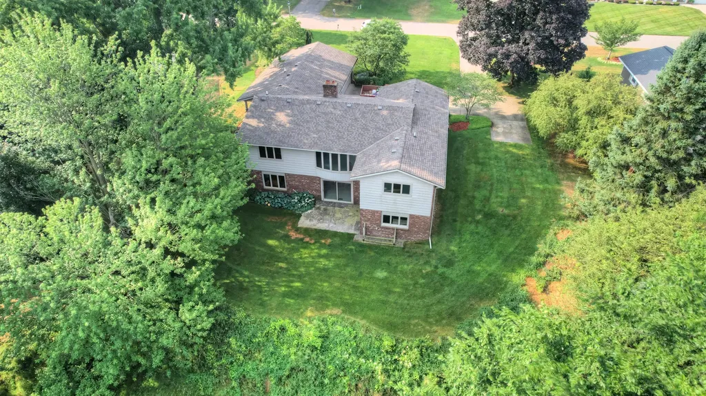 8691 Summit Court Zeeland Charter Township MI 49464