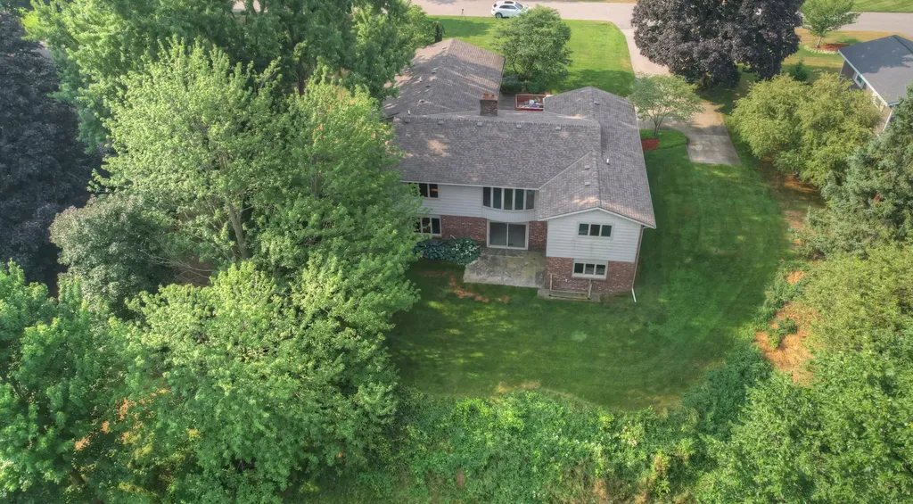 8691 Summit Court Zeeland Charter Township MI 49464