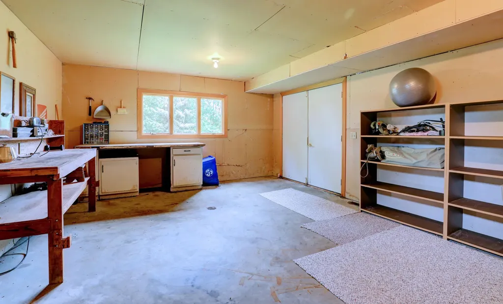 8691 Summit Court Zeeland Charter Township MI 49464