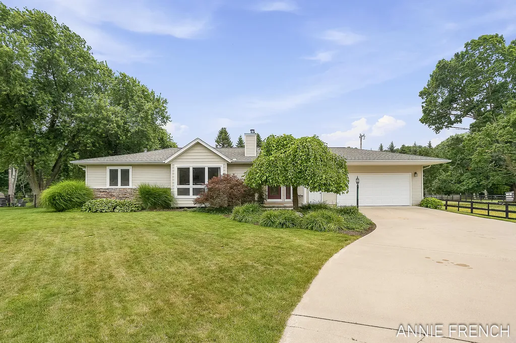 6390 147th Avenue Laketown Township MI 49423